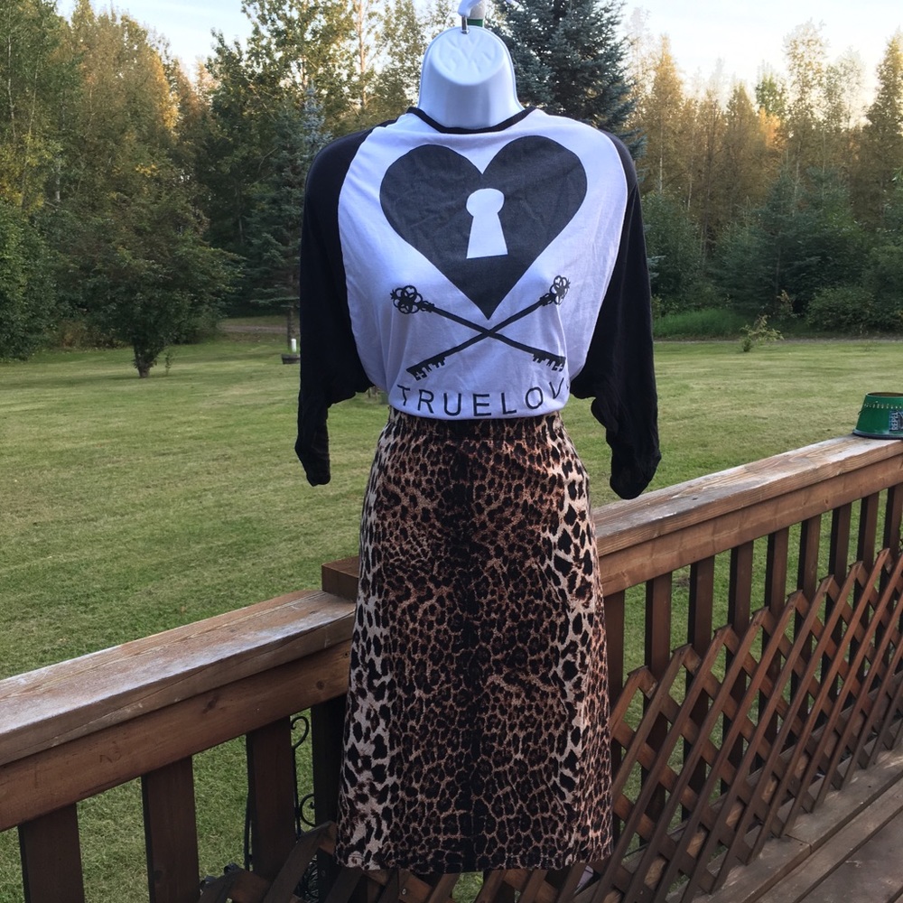 Pencil skirt leopard print